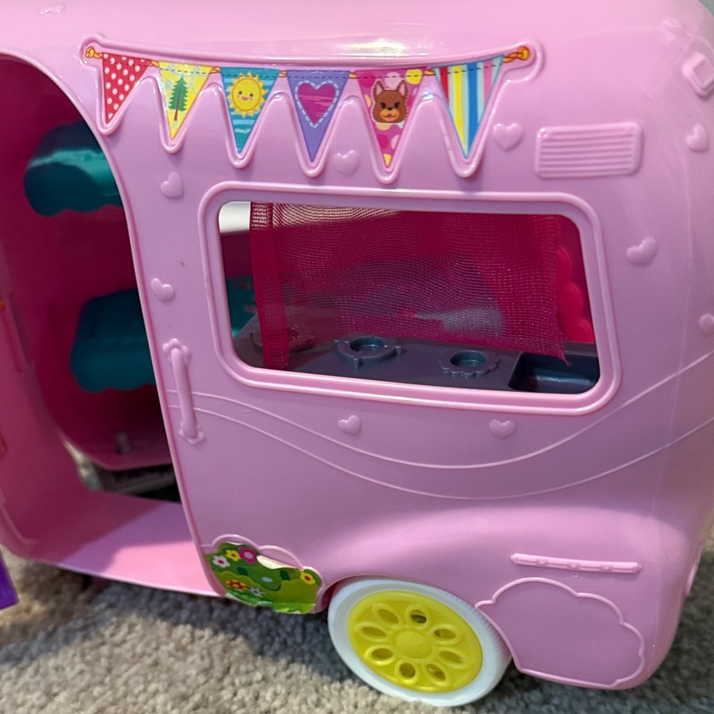 Barbie Pink Chelsea Camper - Picture 3 of 8